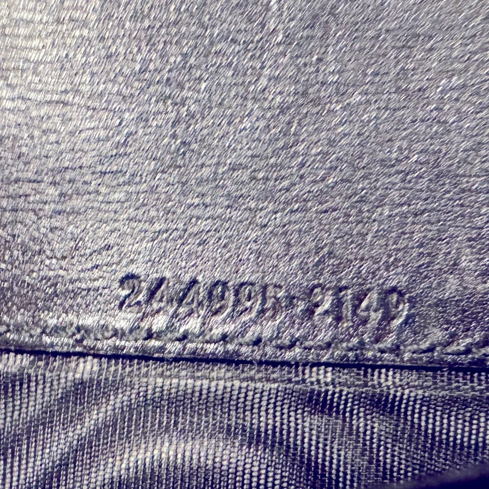 Gucci Black Guccissima Wallet – Authentic Timeless Design, Great Condition - Picture 15 of 16